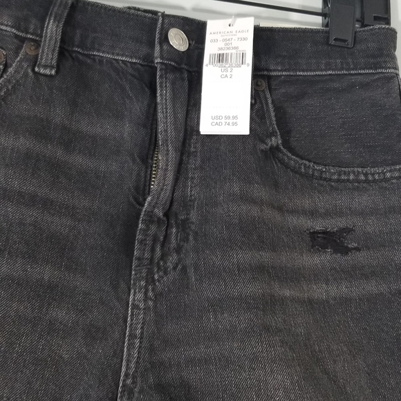 American Eagle NWT Distressed Highest Rise 90's Boyfriend Shorts. Size 2 / 26W. - Picture 5 of 11